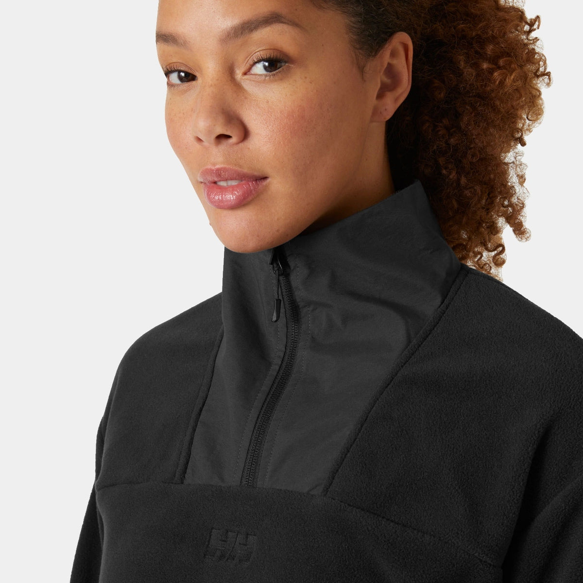 W DAYBREAKER CROPPED FLEECE, BLACK, L