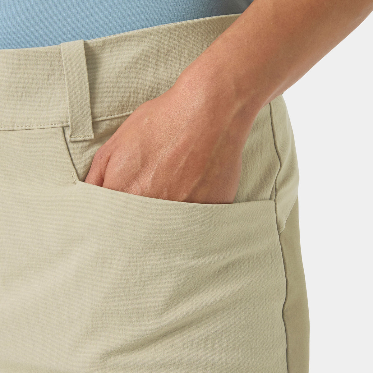 W VIKA TUR SHORTS, PEBBLE, M