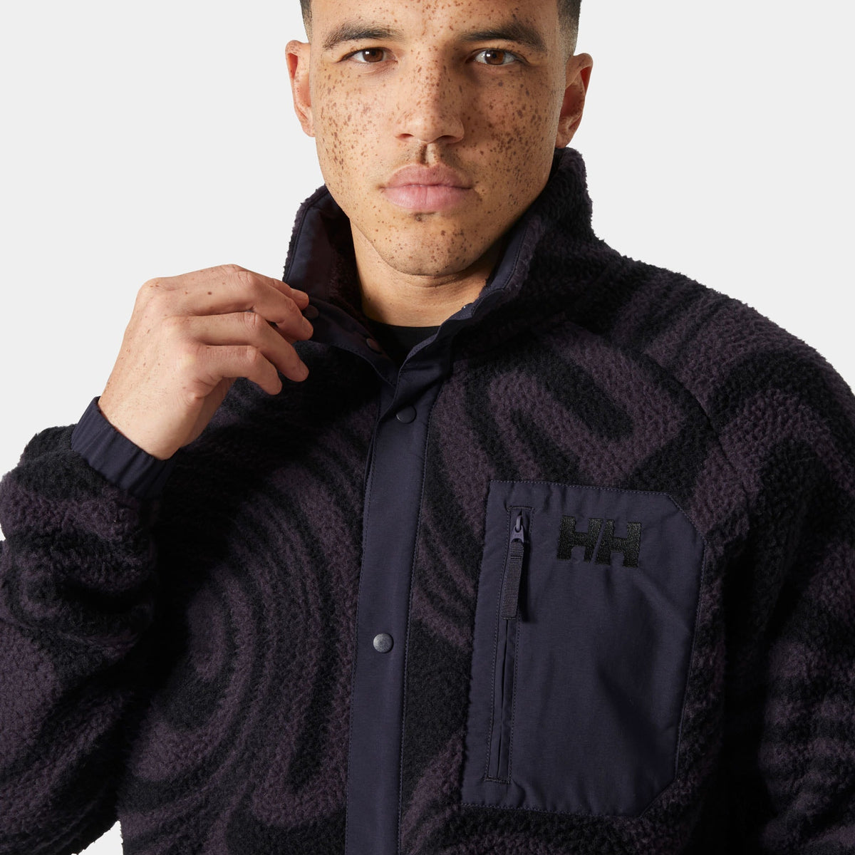 PANORAMA PRINTED PILE SNAP, BLACK GRAPE, S