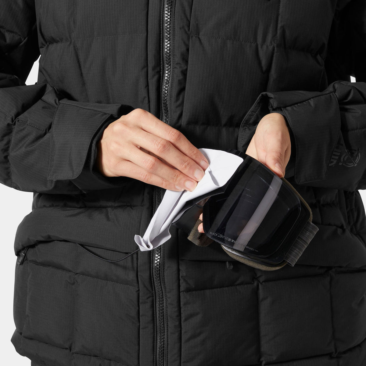 W EMIKO RIDABLE PUFFY JACKET, BLACK, L