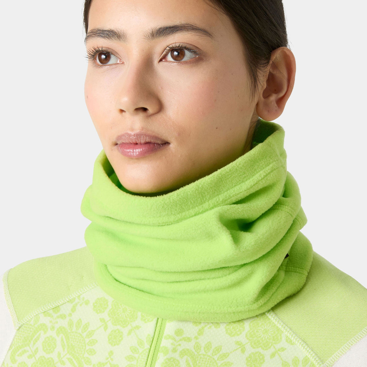 DAYBREAKER FLEECE NECK, LUMINOUS GR, STD